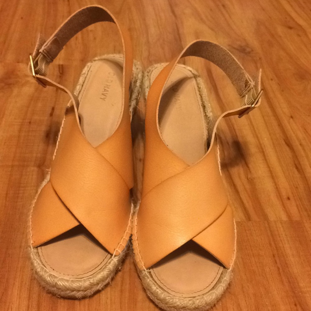 Old Navy Tan Wedges size 9